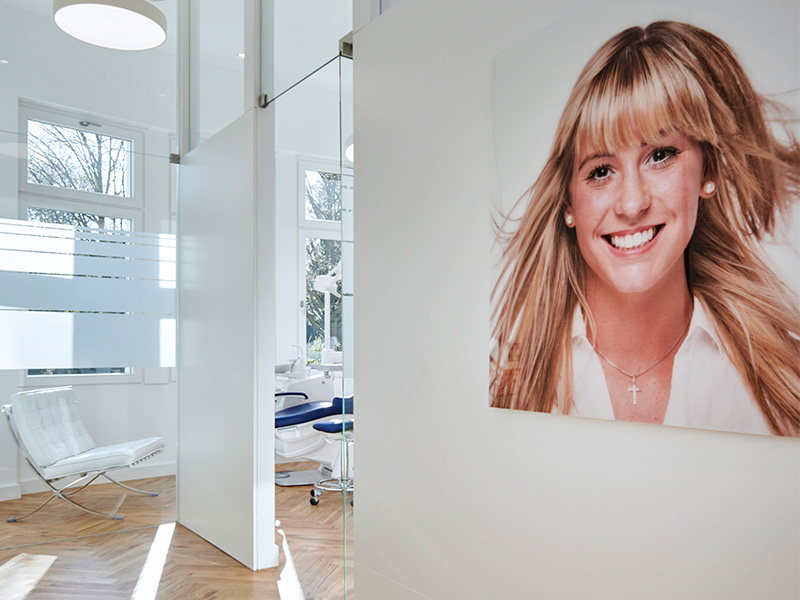 Dr. Töpfer Eingangsbereich Privatpraxis Wiesbaden